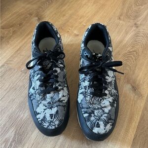 Men’s Nike Air Max Black and Gray Sneakers